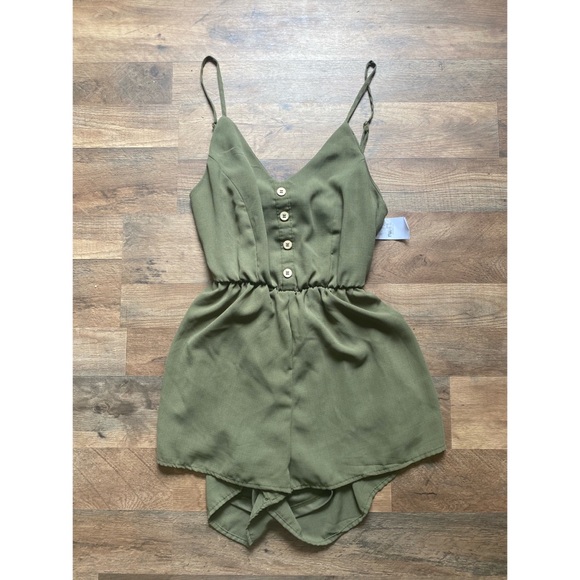 NWT - Olive Jumper - Picture 4 of 5